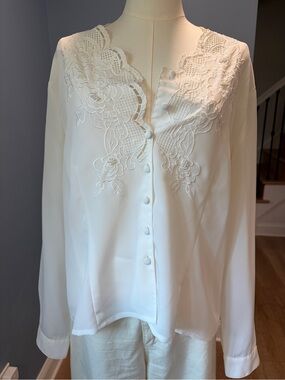 Kathy Che Ivory Embroidered Floral Blouse Size 16 Vintage Dressy Career Top